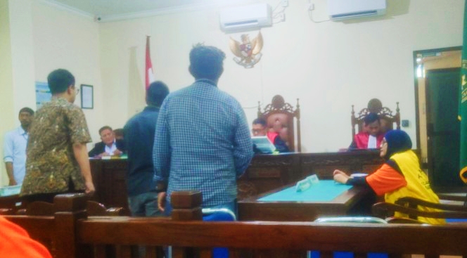 Tuntut Ibu Notaris Balikpapan. Sidang Pembuktian Terdakwa Sat Siwi Ajukan Damai